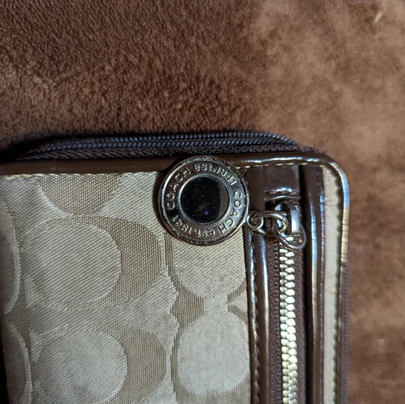Coach wallet - Picture 2 of 7